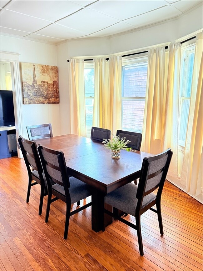 Photo - 948 Monroe Ave