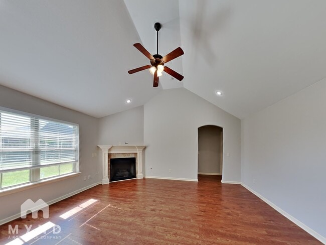 Photo - 460 Torino Pl