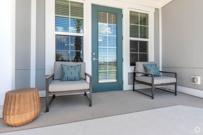 2BR, 2BA - 1,128SF Patio