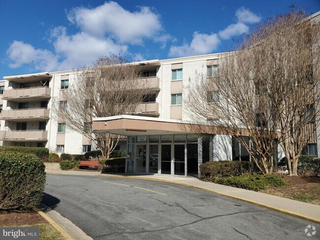 Building Photo - 7501 Democracy Blvd Unit B Rental