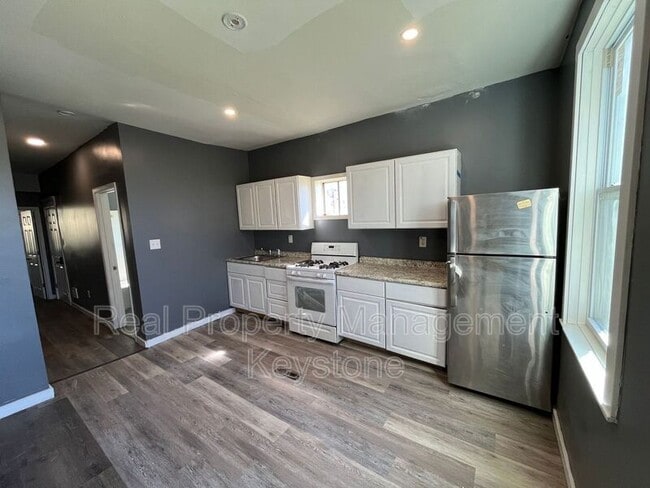 Building Photo - 1834 Flagler St Unit 1