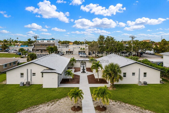 Photo - 1322 Miramar St Unit 2
