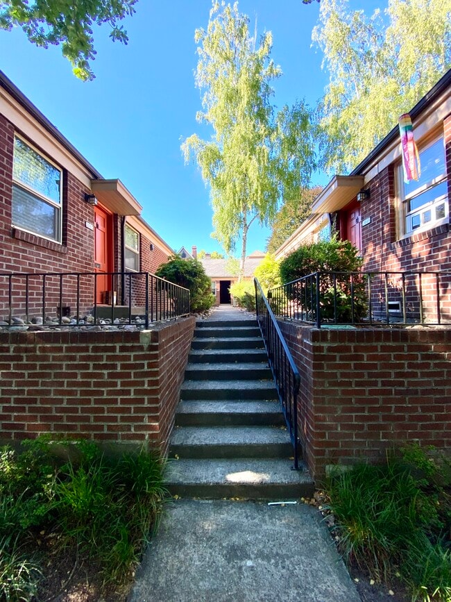 Photo - Irving Court Apartments