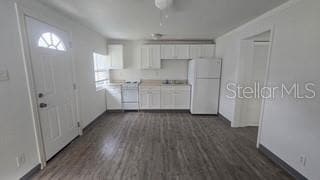 Photo - 38240 Fir Ave