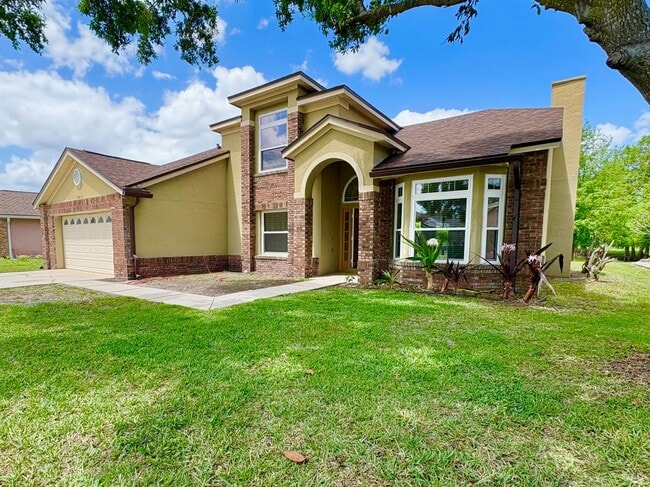 Photo - Beautiful 4BR/2.5BA Water View Home - Deer Hollow in the Deerfield Community!