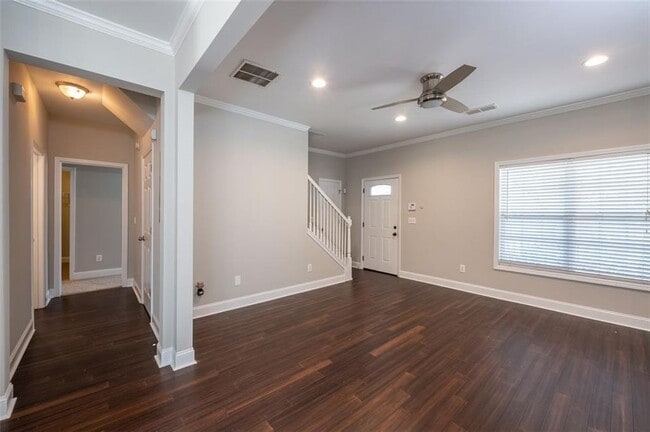 Photo - 323 Englewood Ave SE