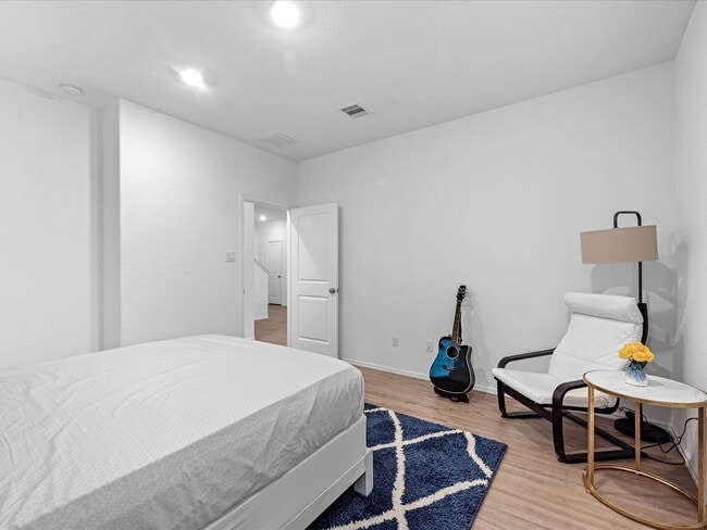 Photo - 3008 Delancey Bnd Wy