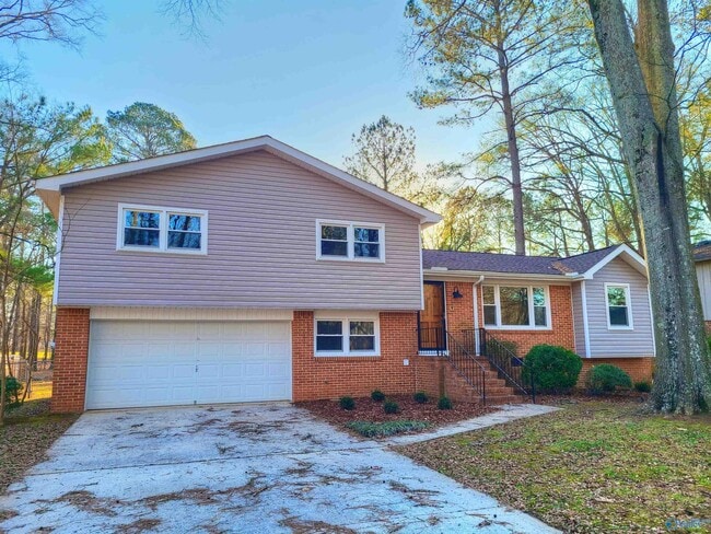 Building Photo - 6612 Robinhood Ln NW