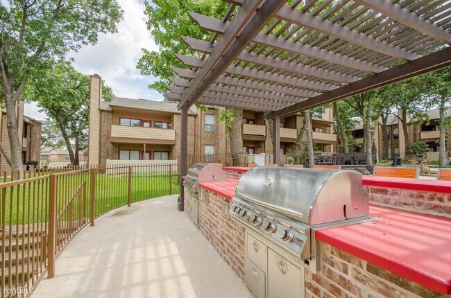Photo - 2 br, 2 bath Condo - 601 N Park Blvd Flat ...