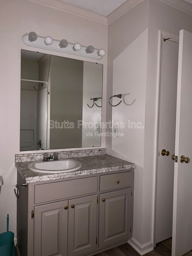 Photo - 321 W Irvine Ave Unit F