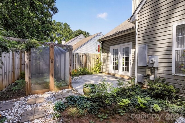 Photo - 9020 Roseton Ln