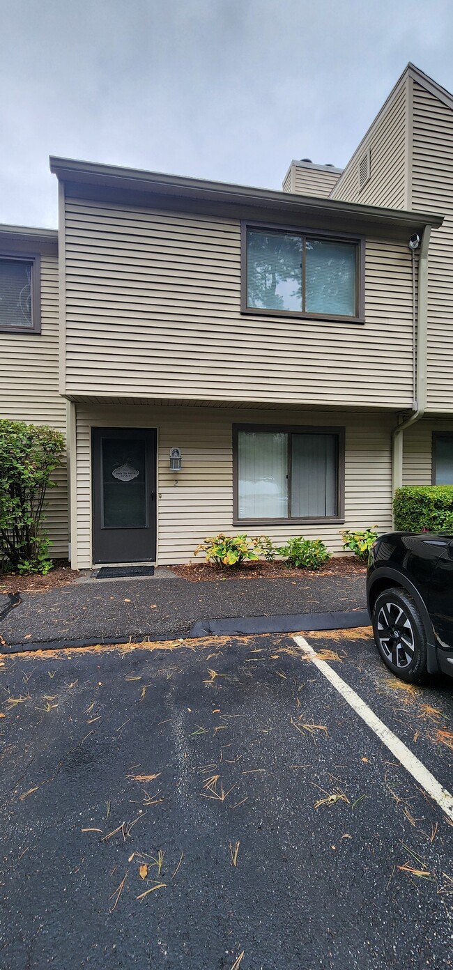 Building Photo - 2 Horizon Dr