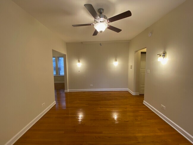 Photo - 1345 1/2 W Touhy Ave