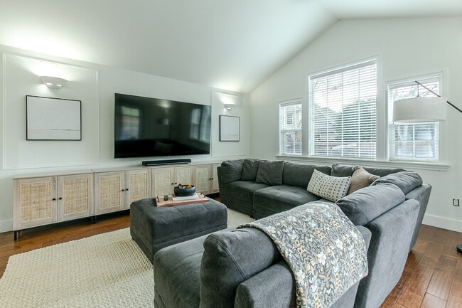 Photo - 1241 Masters Ave