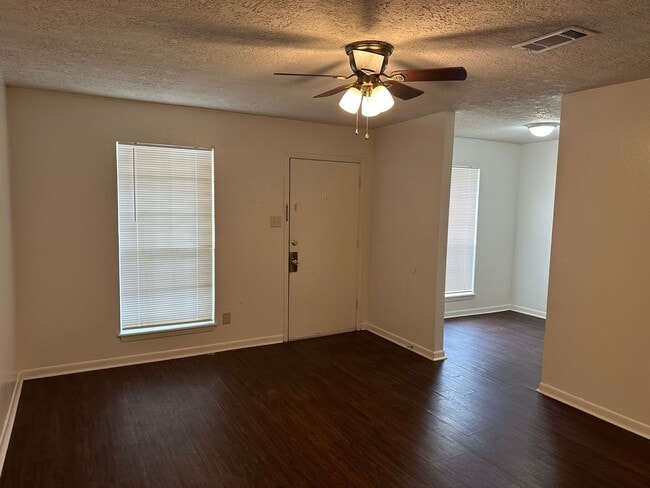 Photo - College Station - 2 bedroom - 1 bath - fenced in yard - WD connections