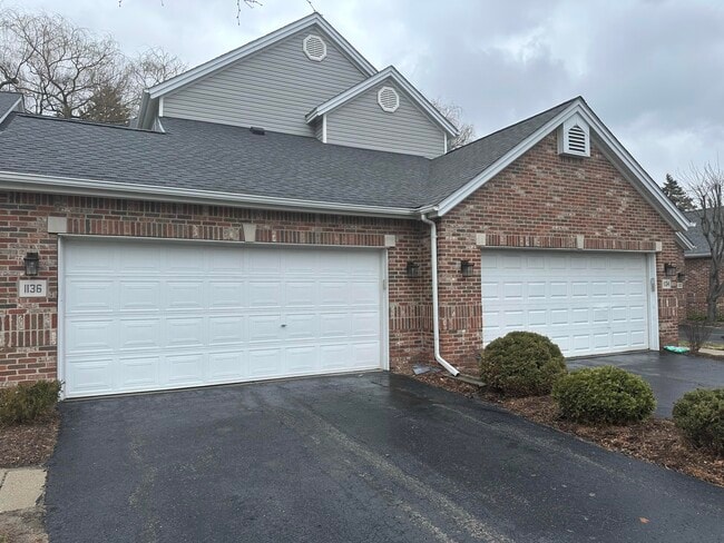 Building Photo - 1136 Fairways Blvd