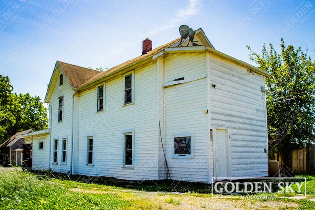 Photo - 2207 S Walnut St Unit 2