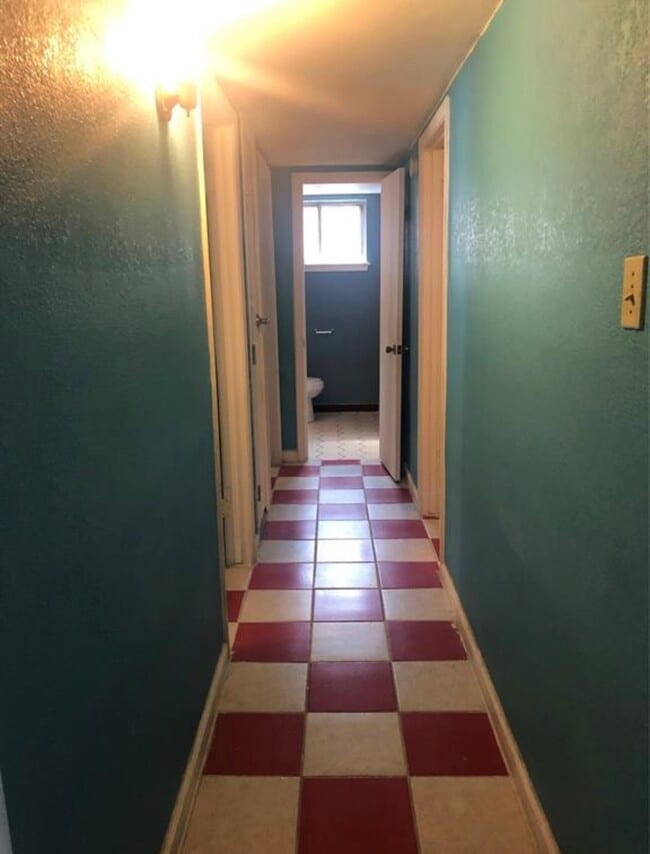 Photo - 9314 Valley Stream