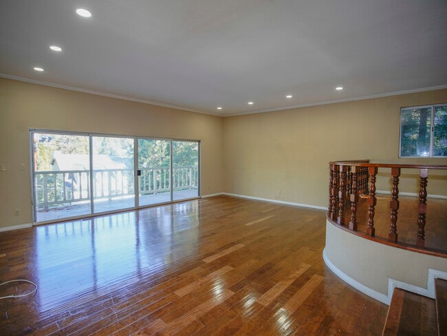 Photo - 114 Fairway Dr