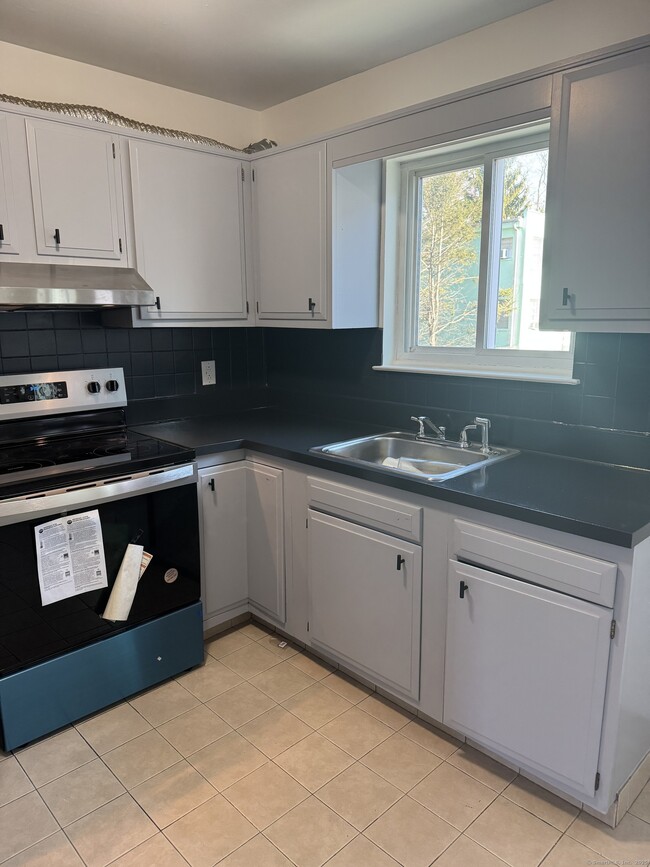 Photo - 20 N Taylor Ave