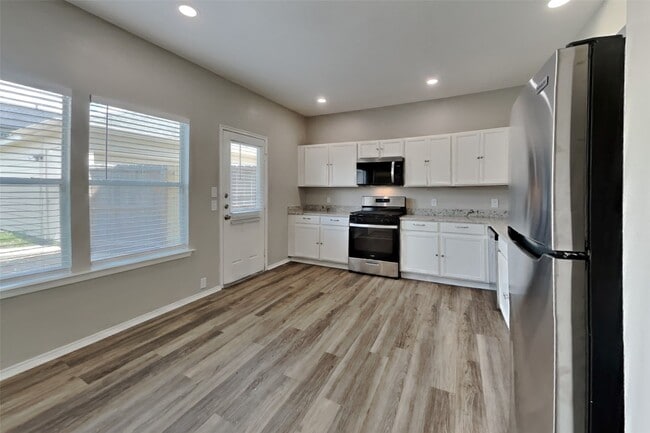 Photo - 6211 Gillian Park Dr