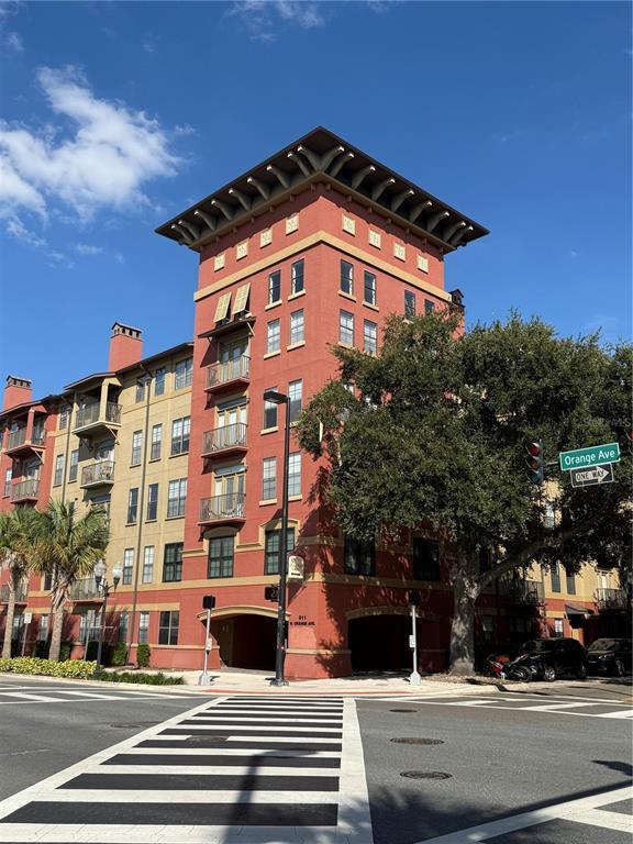 Building Photo - 911 N Orange Ave Unit 447