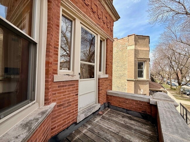 Photo - 2414 N Spaulding Ave Unit 2f