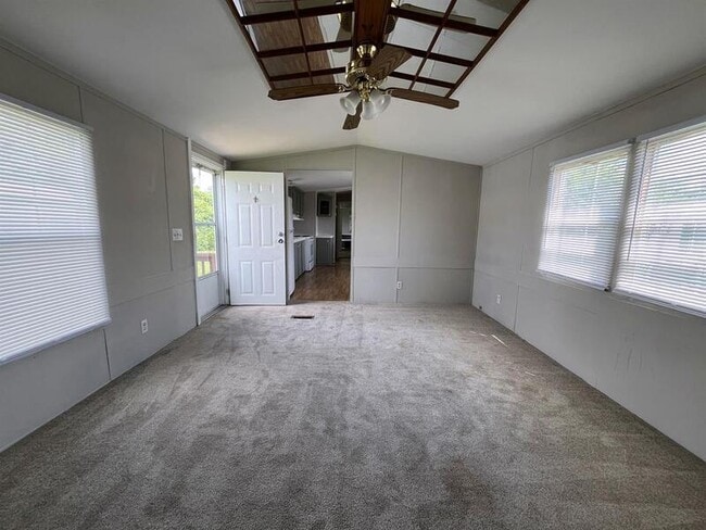 Photo - 4512 Rainbow Ln