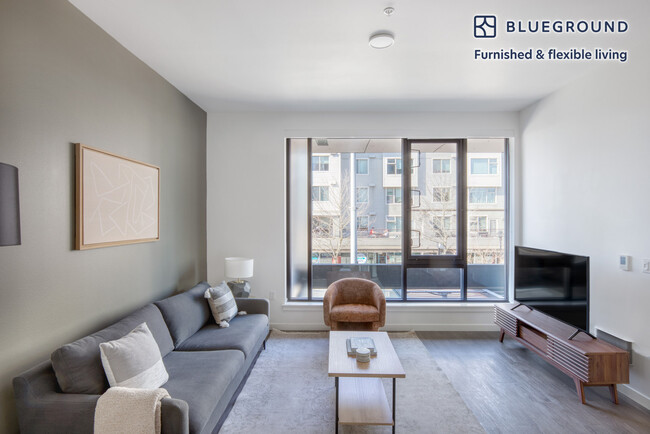 Building Photo - 2401 S Jackson St Rental