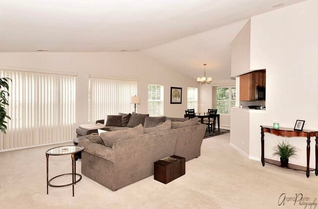 Photo - 404 Bay Tree Cir