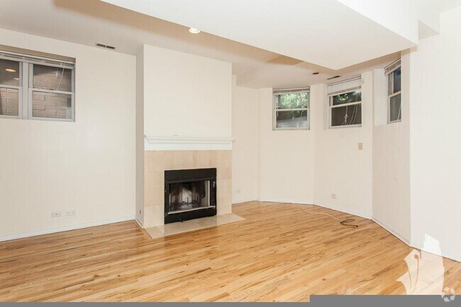 Building Photo - 2320 N Southport Ave Unit 3 Rental