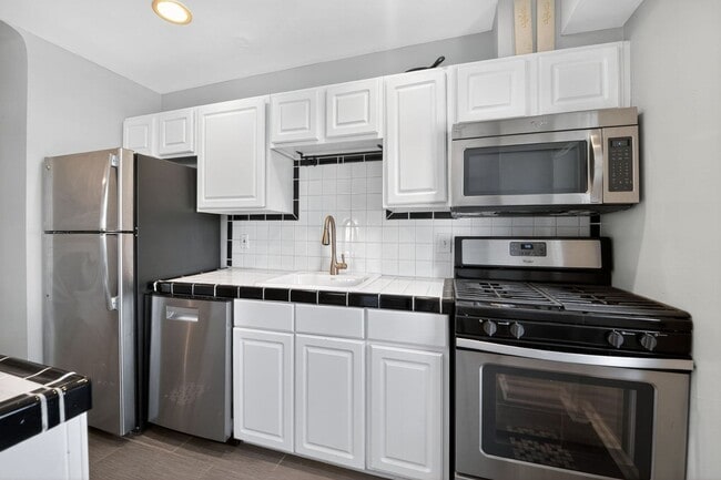 Photo - 505 Logan St