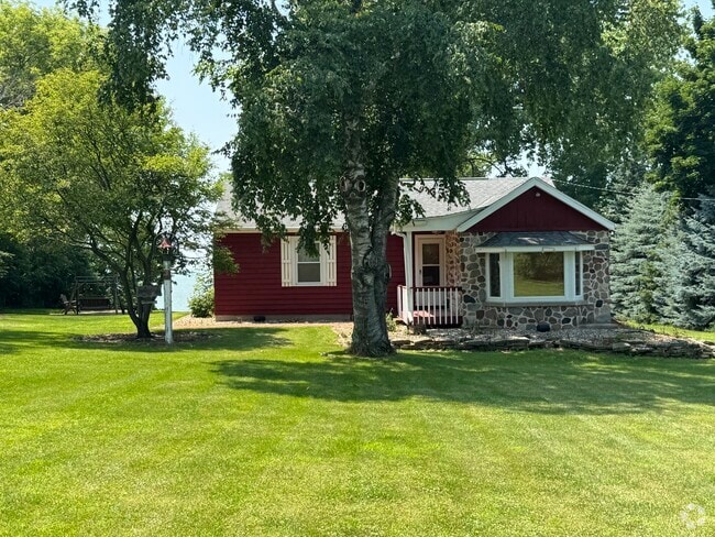 Building Photo - N5311 Saint Catherines Bay Rd Rental
