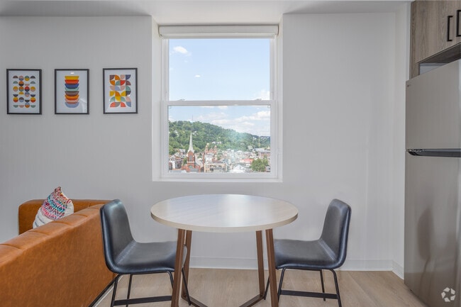 Studio - 505SF - Dining Room