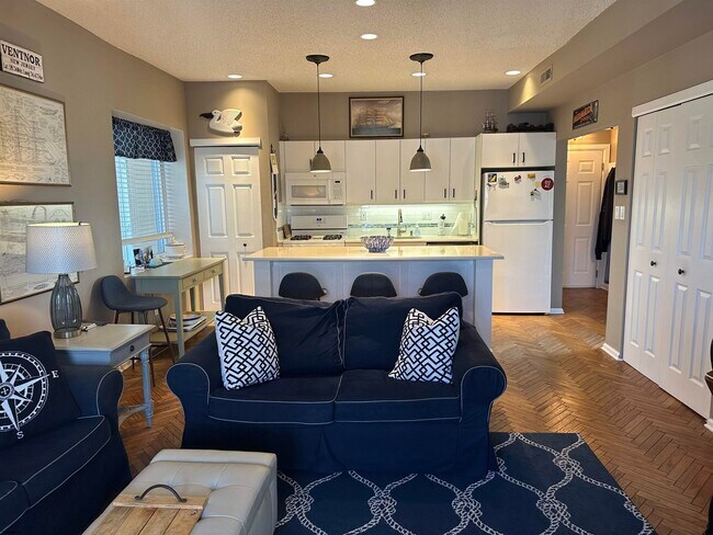 Photo - 25 S Surrey Ave Unit B2