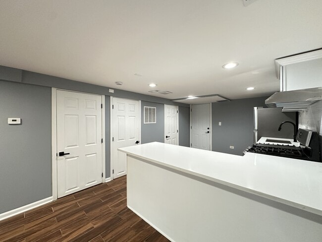 Photo - 2317 N Keeler Ave Unidad J09P