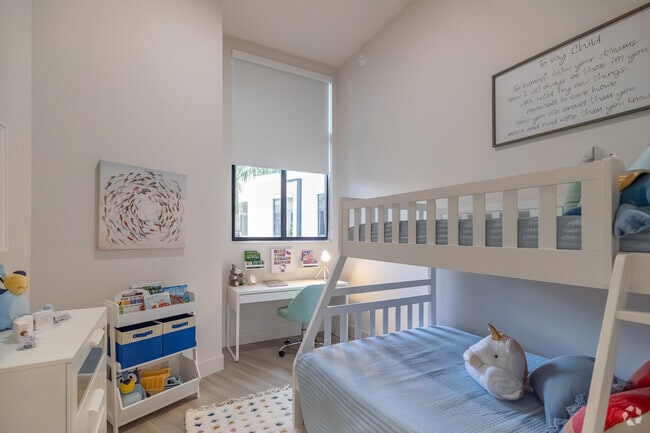 2BR, 2BA - 993SF - Bedroom 2
