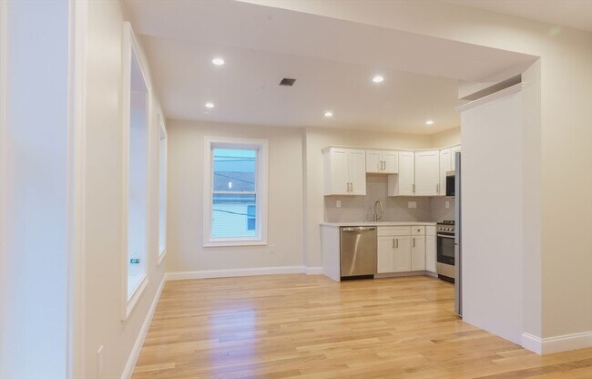 Photo - 217 W 9th St Unit 2