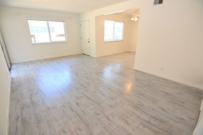 Photo - 1295 Flora Ave