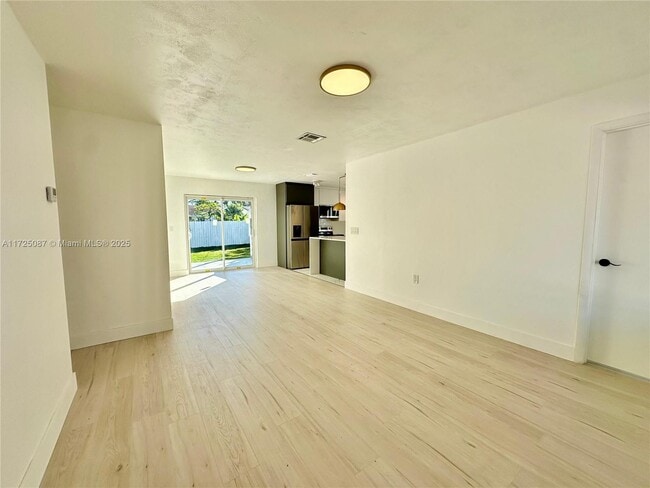 Photo - 629 SW 4th St