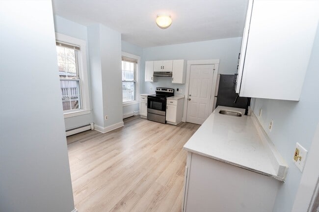 Photo - 5 Colchester St Unit 2