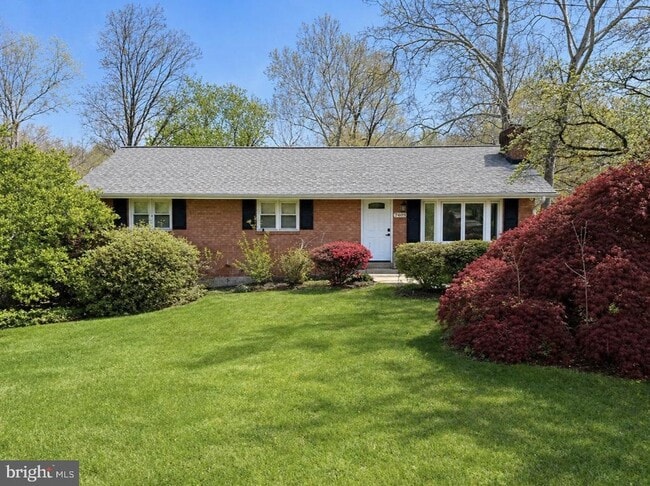 Building Photo - 7409 Lake Dr