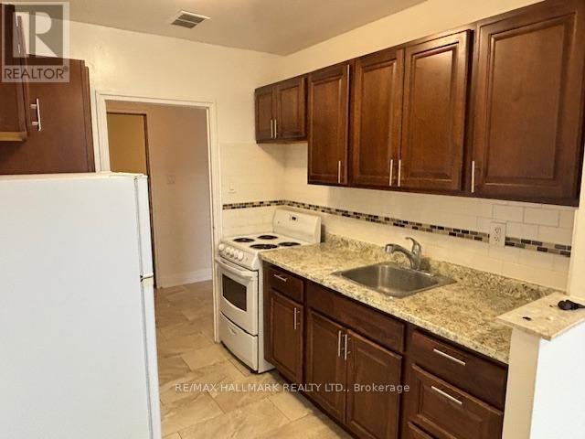 Photo - 2 Kinsdale Blvd