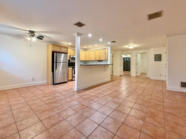 Building Photo - 201 3rd St Unit 1 Rental