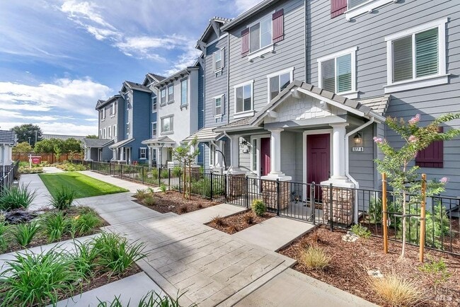 Photo - 327 Pear Tree Ln