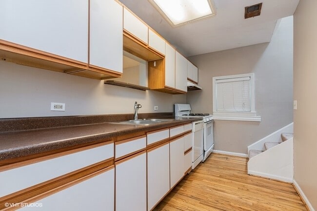 Photo - 1515 W Oakdale Ave