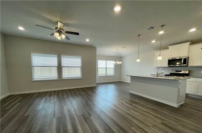 Photo - JULY MOVE IN! Spacious 3 bedroom 2 bathroom Home