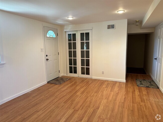 Building Photo - 1502 St Louis Ave Rental