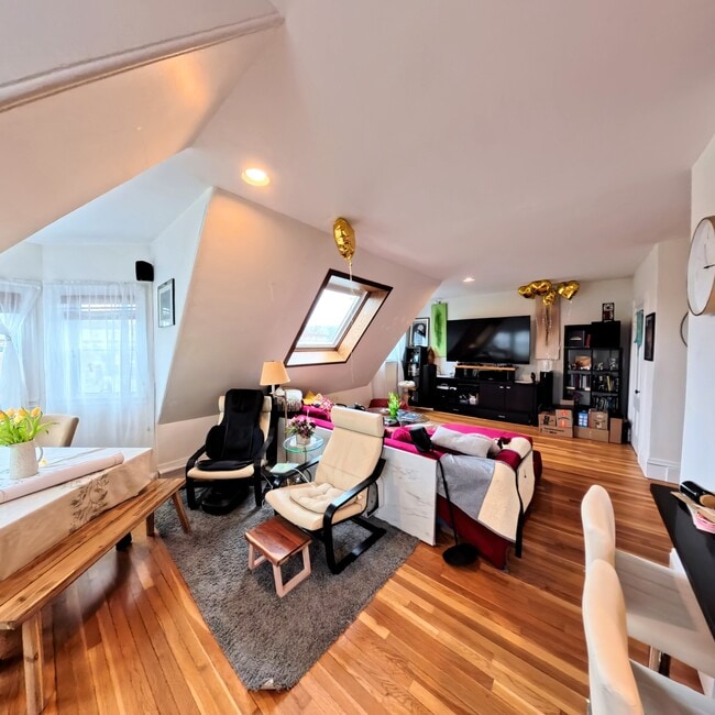 Photo - 185 Davis Ave