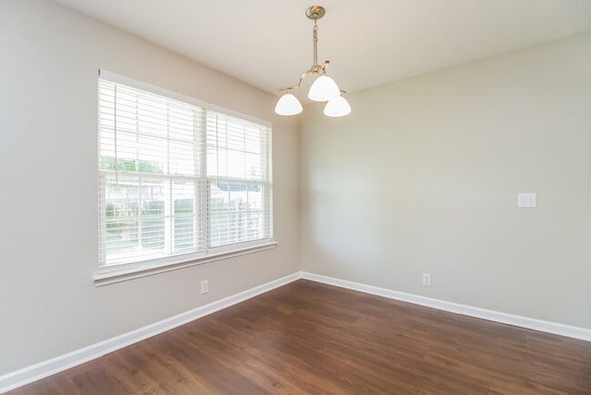 1609 London Gardens Ct